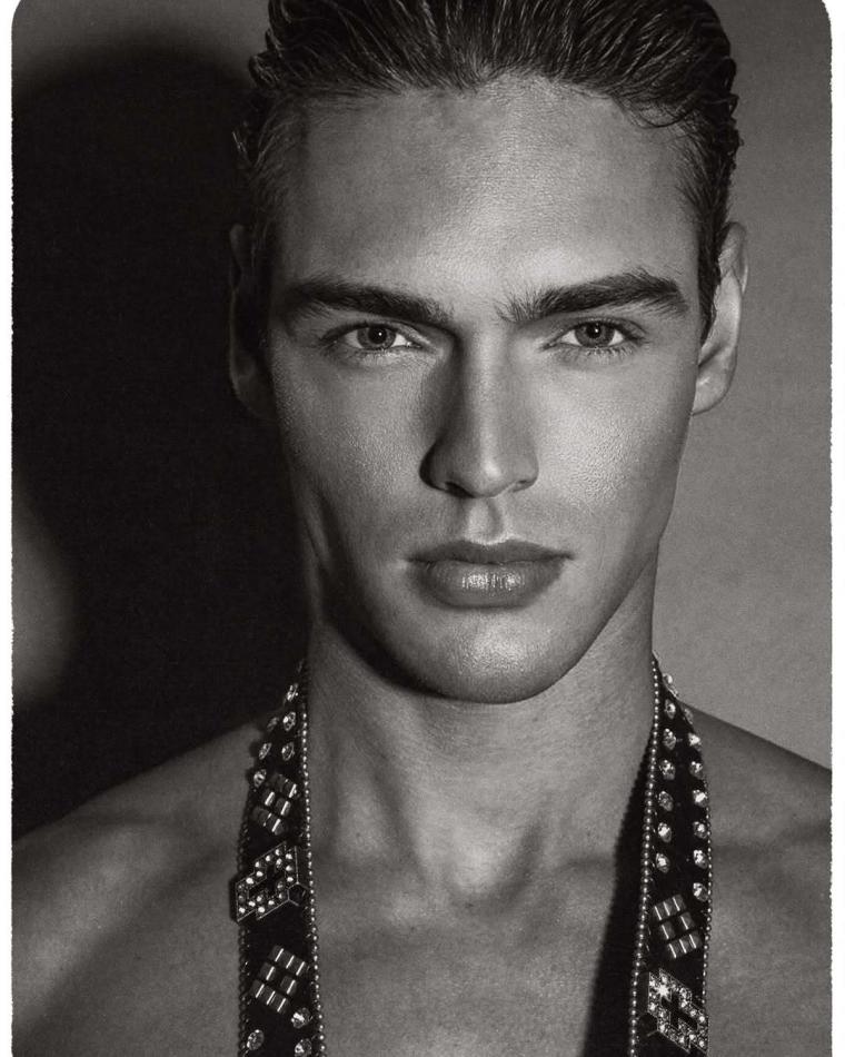 Maik Hofstra - fashion model portfolio photo 9