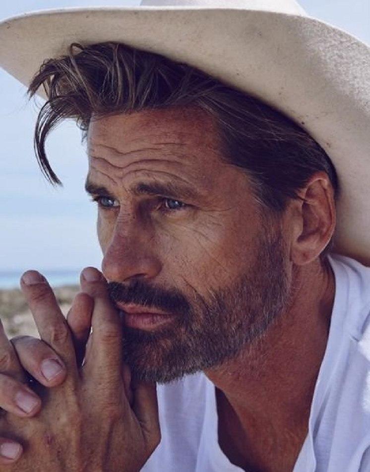 Mark Vanderloo - fashion model portfolio photo 27