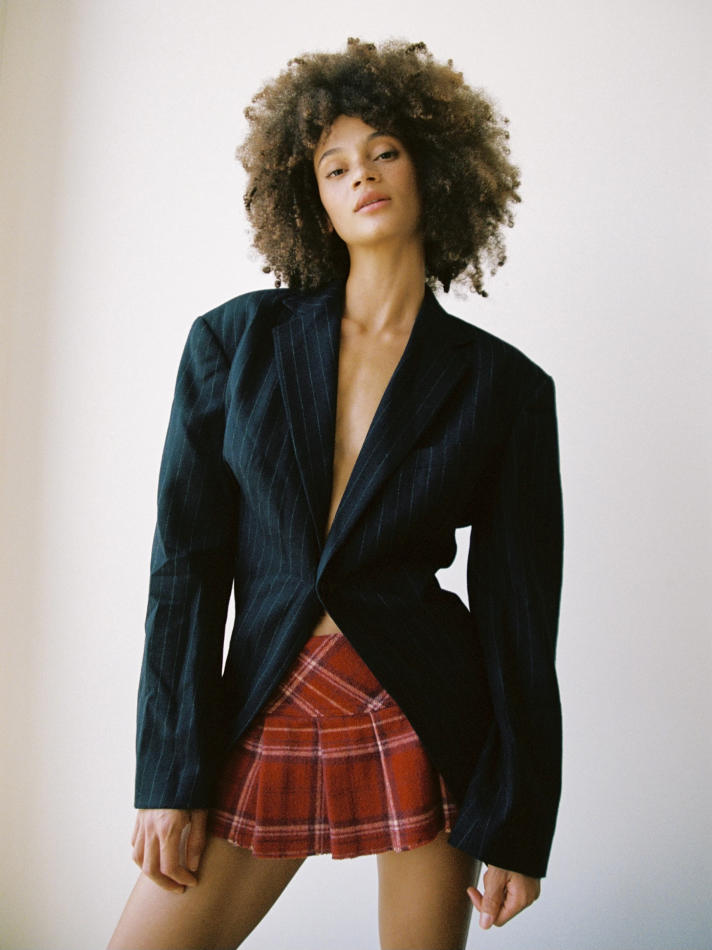 Cat Frean - fashion model portfolio photo 18