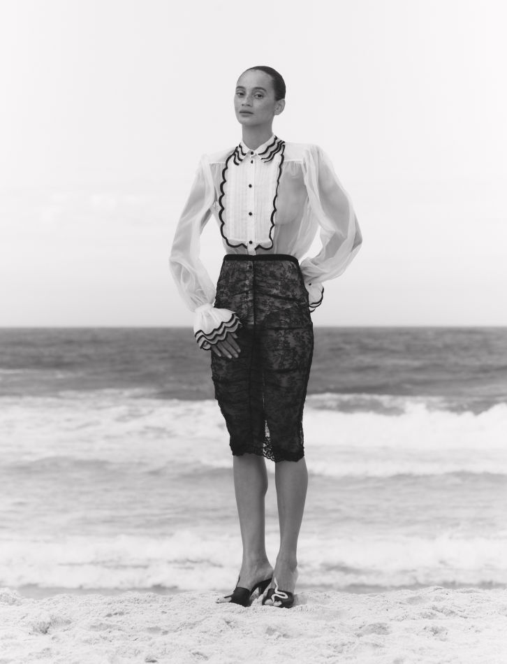 Cat Frean - fashion model portfolio photo 8