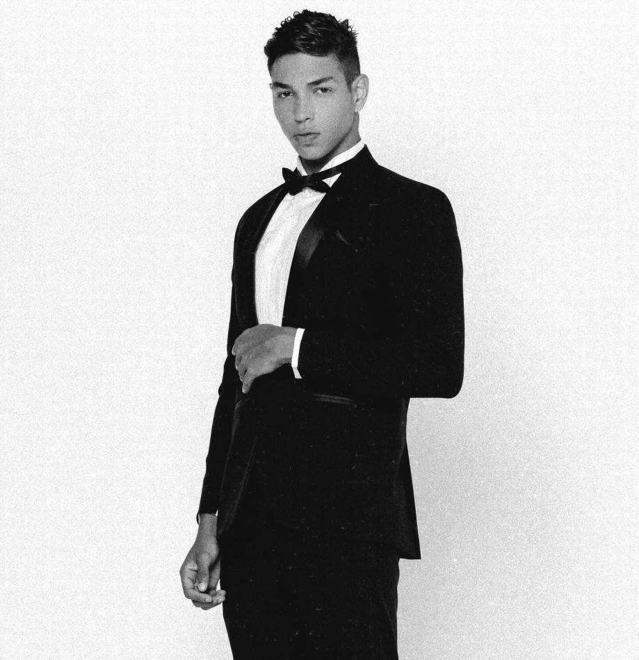 Gabriel Alencar - fashion model portfolio photo 2