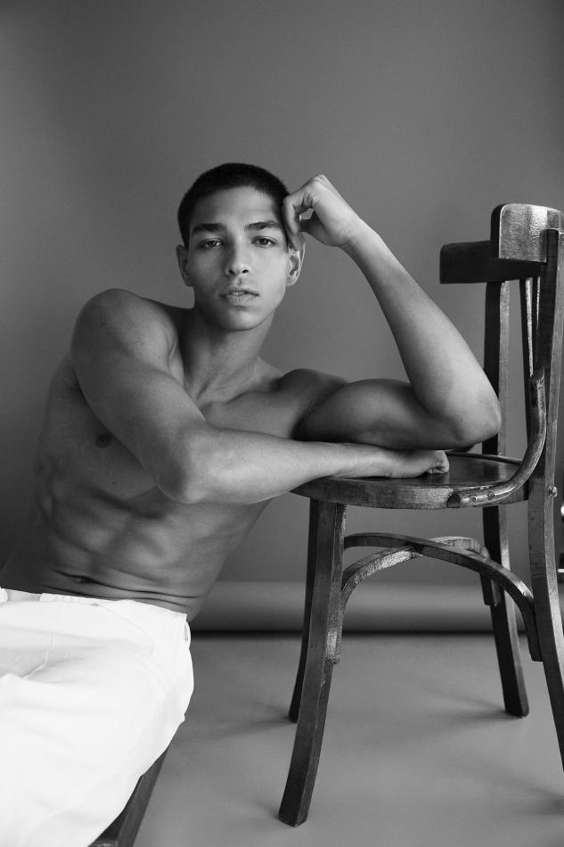 Gabriel Alencar - fashion model portfolio photo 11