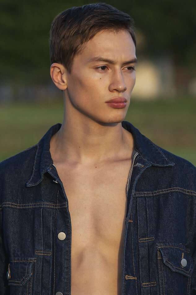 Thomas Gunion - fashion model portfolio photo 2