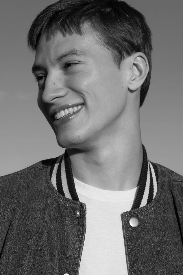 Thomas Gunion - fashion model portfolio photo 3