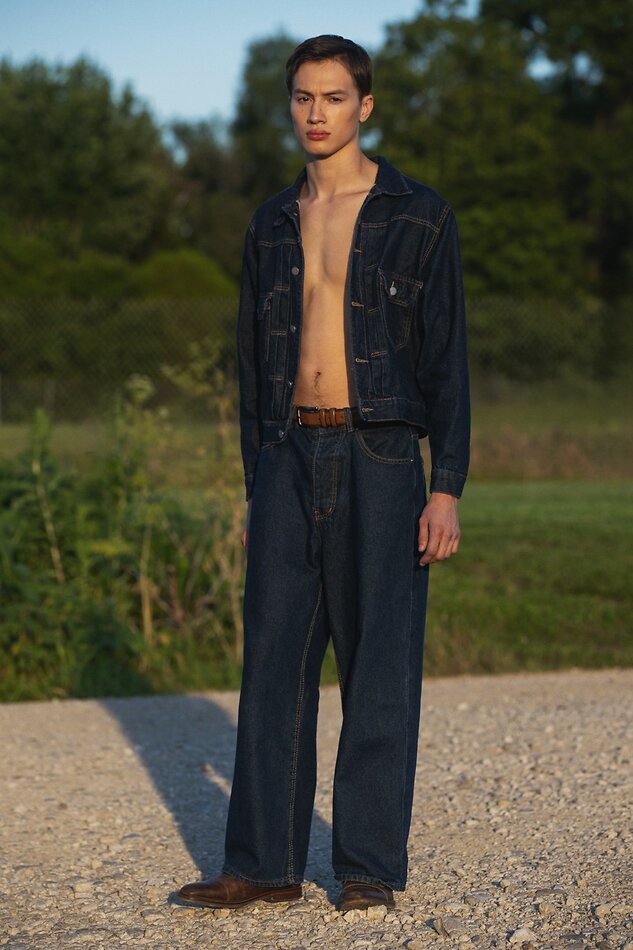 Thomas Gunion - fashion model portfolio photo 4
