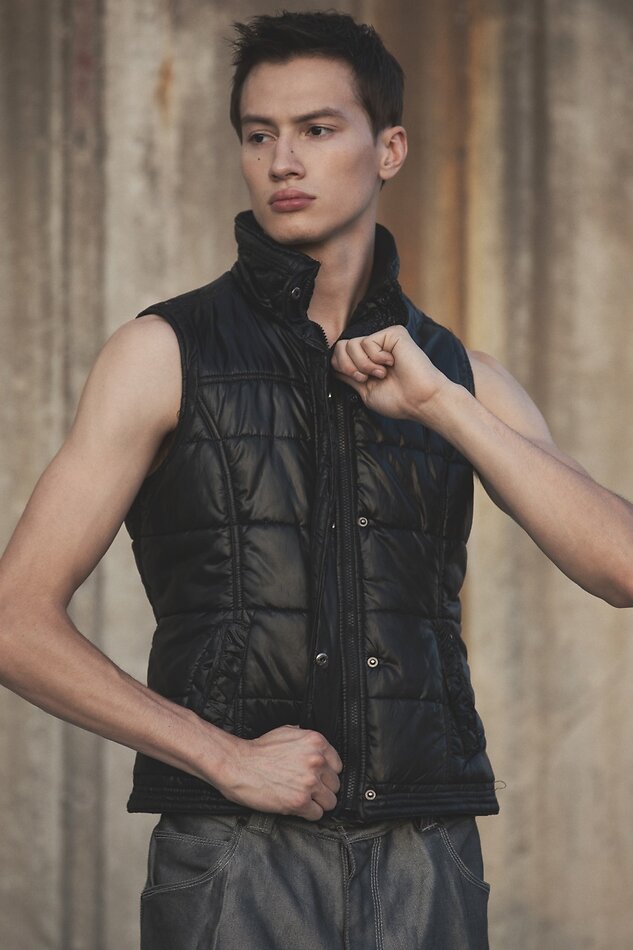 Thomas Gunion - fashion model portfolio photo 9