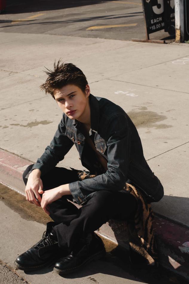Gordon Dillhunt - fashion model portfolio photo 8