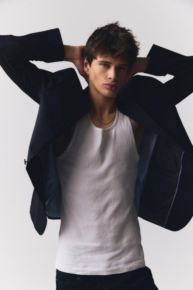 Gordon Dillhunt - fashion model portfolio photo 3