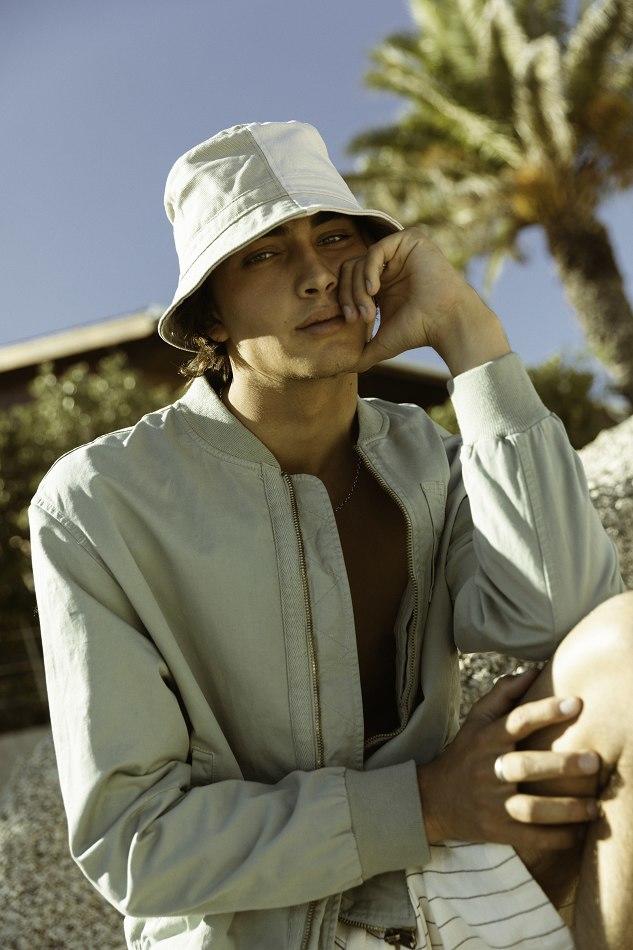 Lee Anderson - fashion model portfolio photo 4