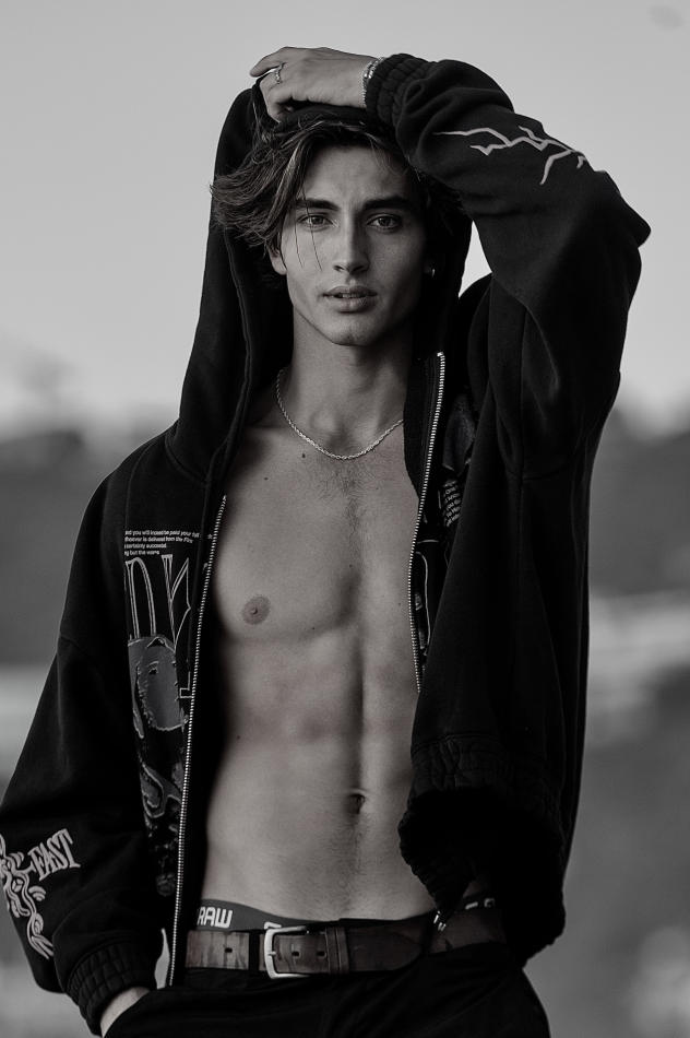 Lee Anderson - fashion model portfolio photo 2