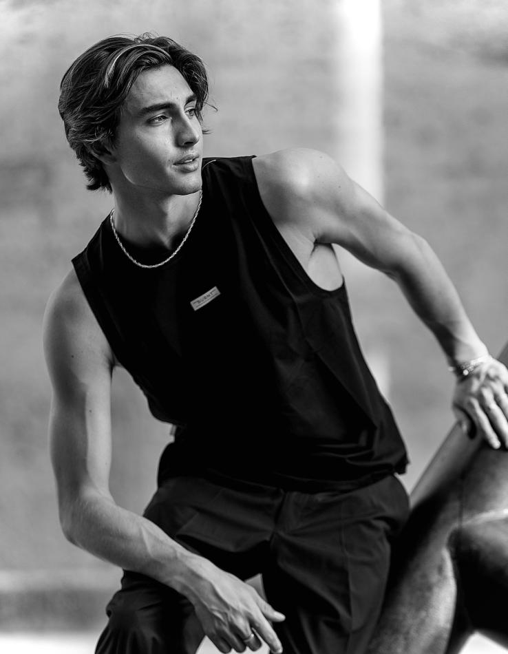 Lee Anderson - fashion model portfolio photo 3