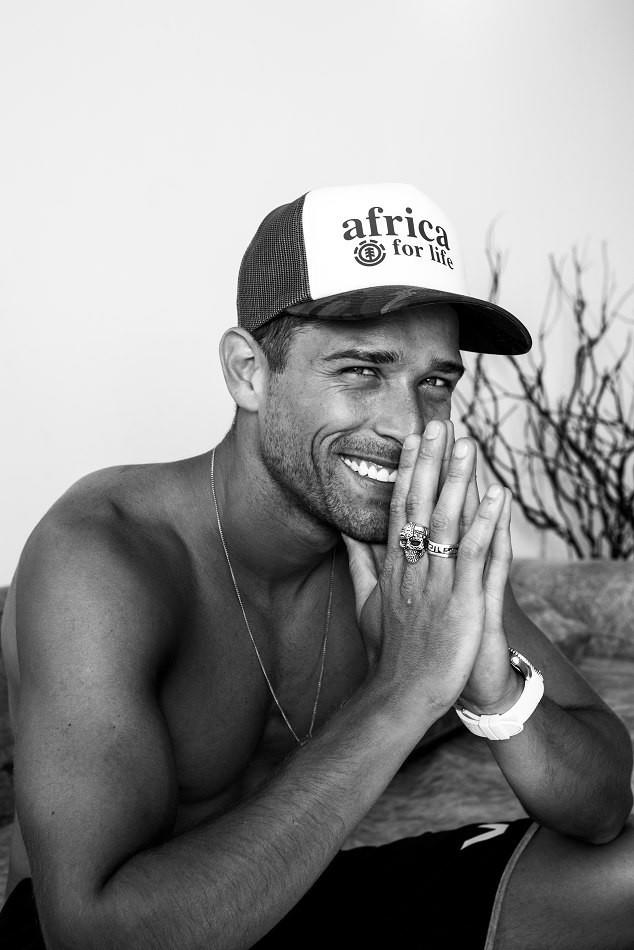 Rafael Gubert - fashion model portfolio photo 18