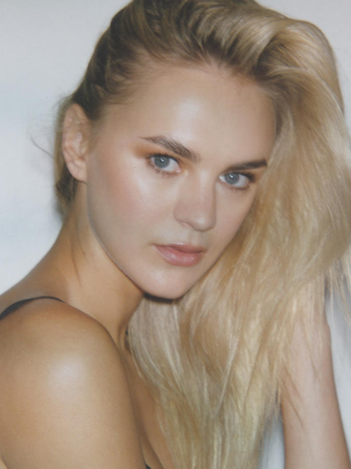 Mila Mary - fashion model portfolio photo 12