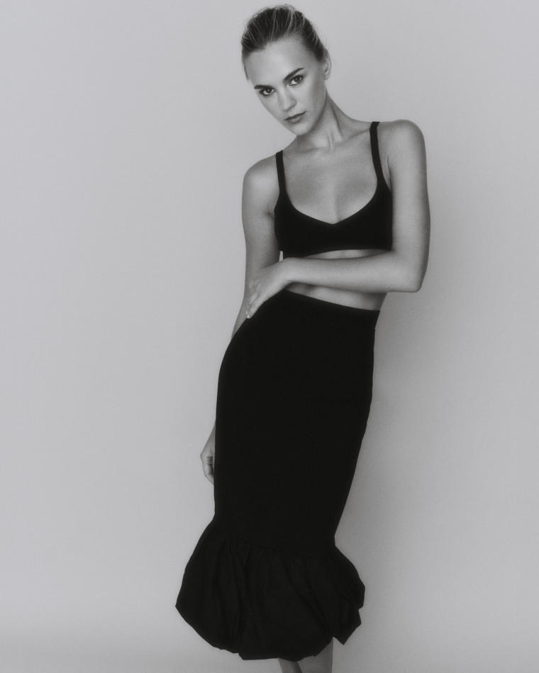Mila Mary - fashion model portfolio photo 22