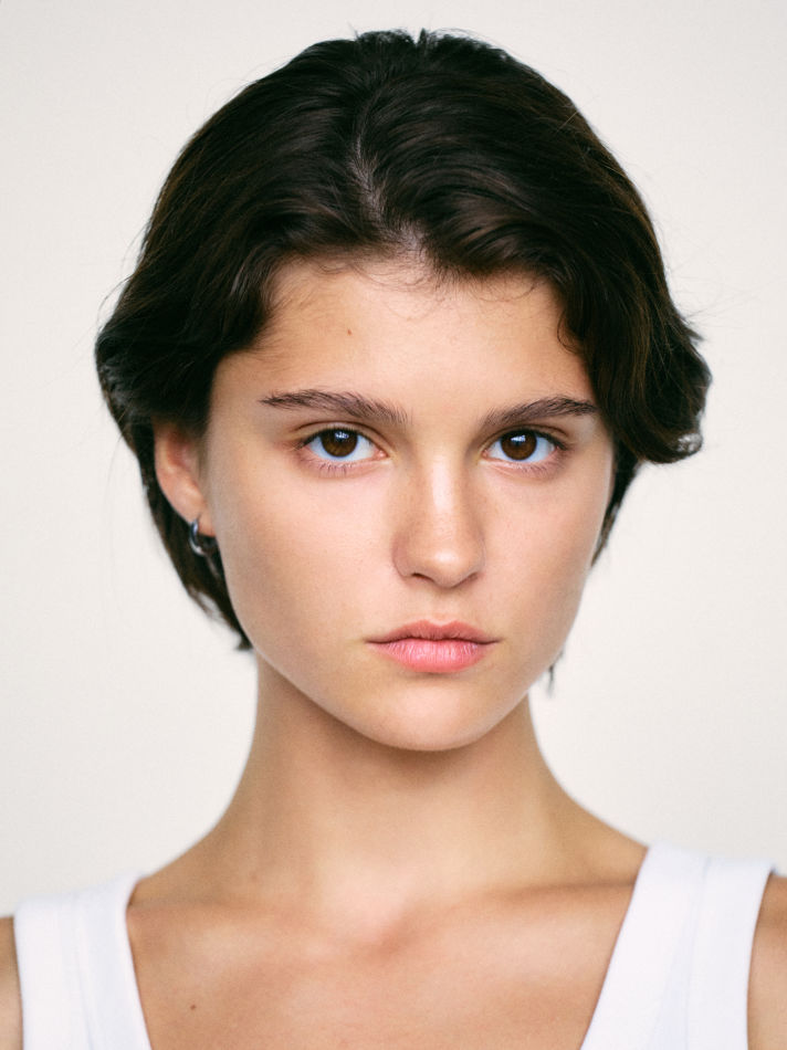Arina Panova - fashion model portfolio photo 1