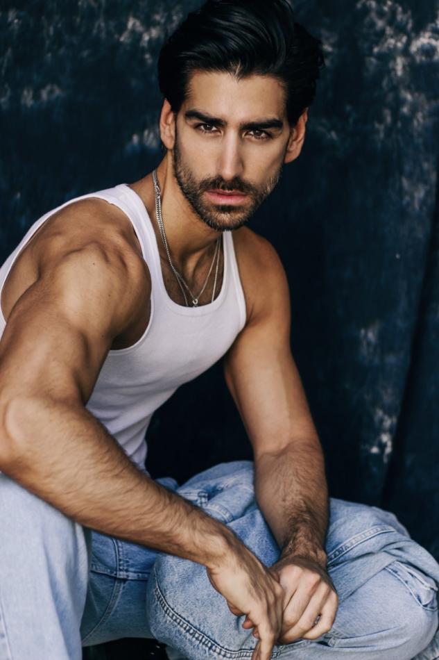 Andres Leonardi - fashion model portfolio photo 6
