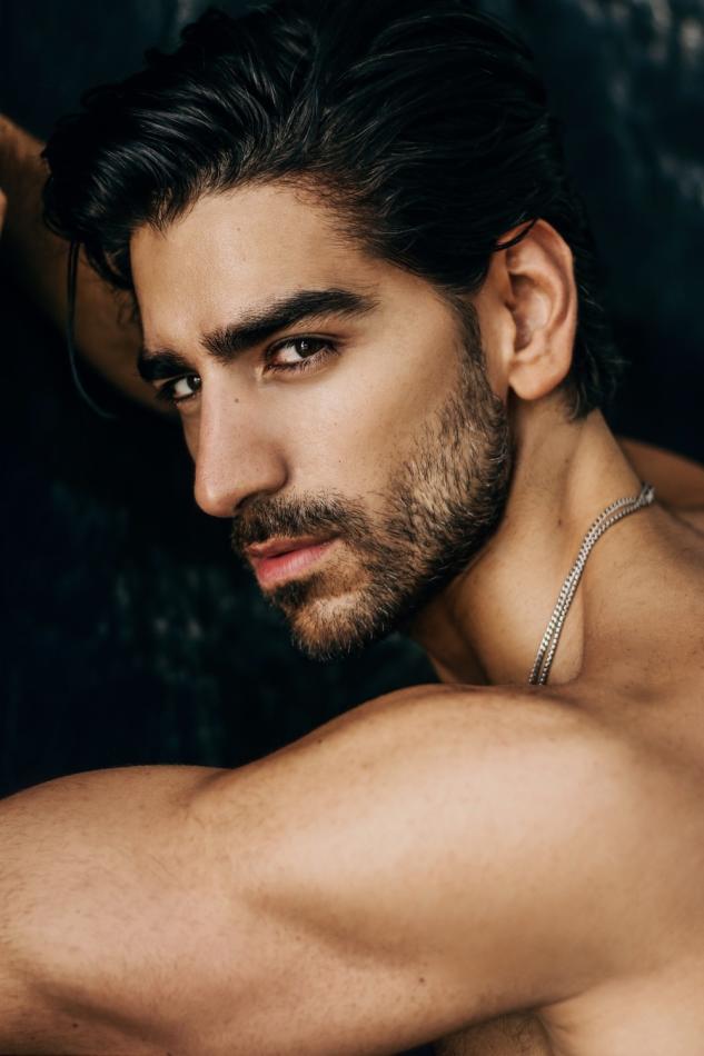 Andres Leonardi - fashion model portfolio photo 1
