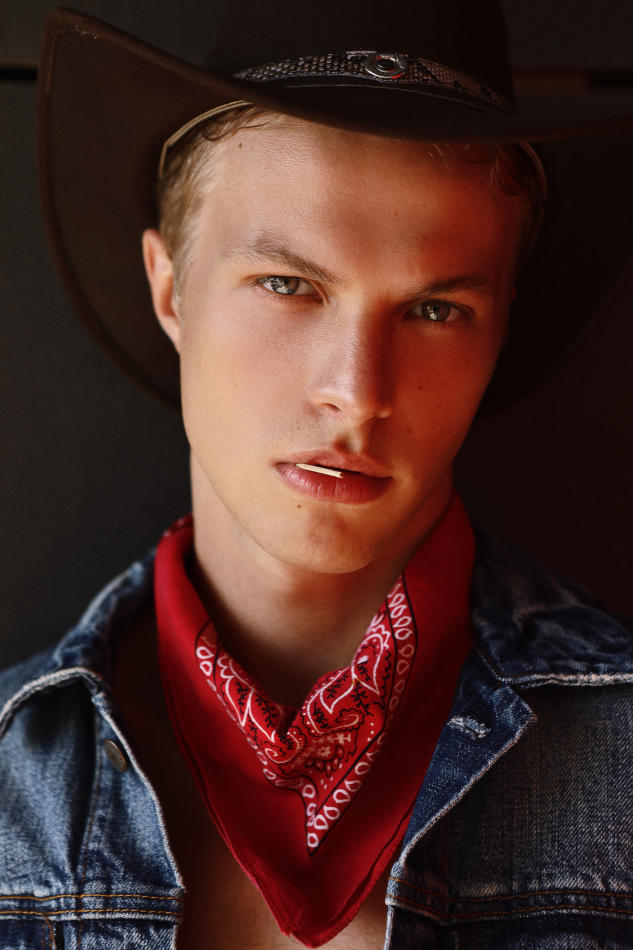 Danny Halushka - fashion model portfolio photo 5