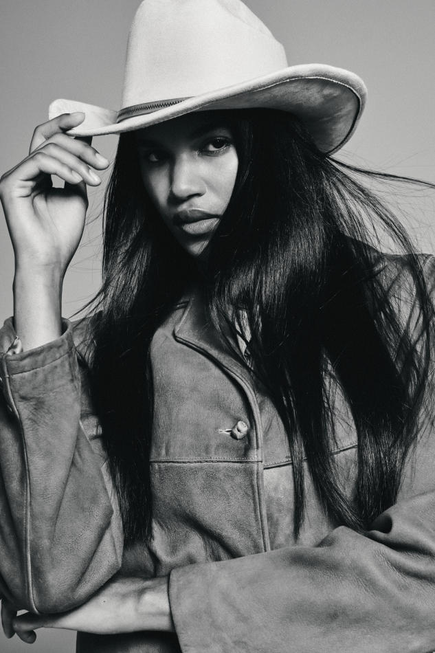 Duina de Oliveira - fashion model portfolio photo 5