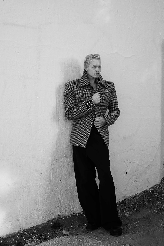 Trevor Mullin - fashion model portfolio photo 9