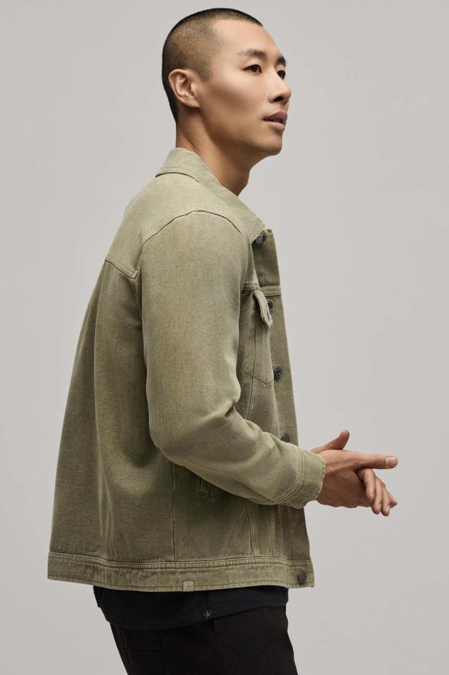 Gun Lee - fashion model portfolio photo 2