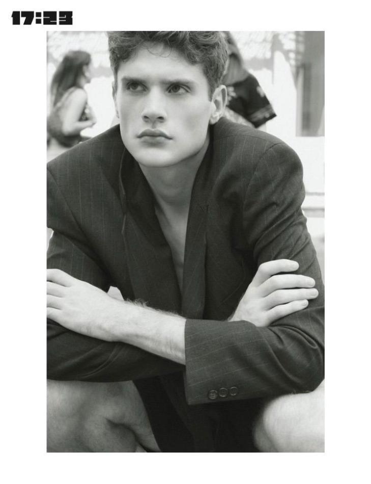 Kieran McByrne - fashion model portfolio photo 4