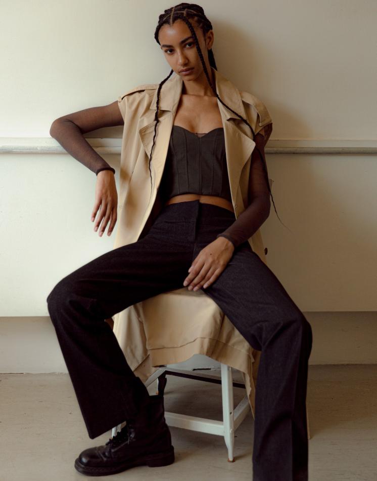 Kaylin Williams - fashion model portfolio photo 12