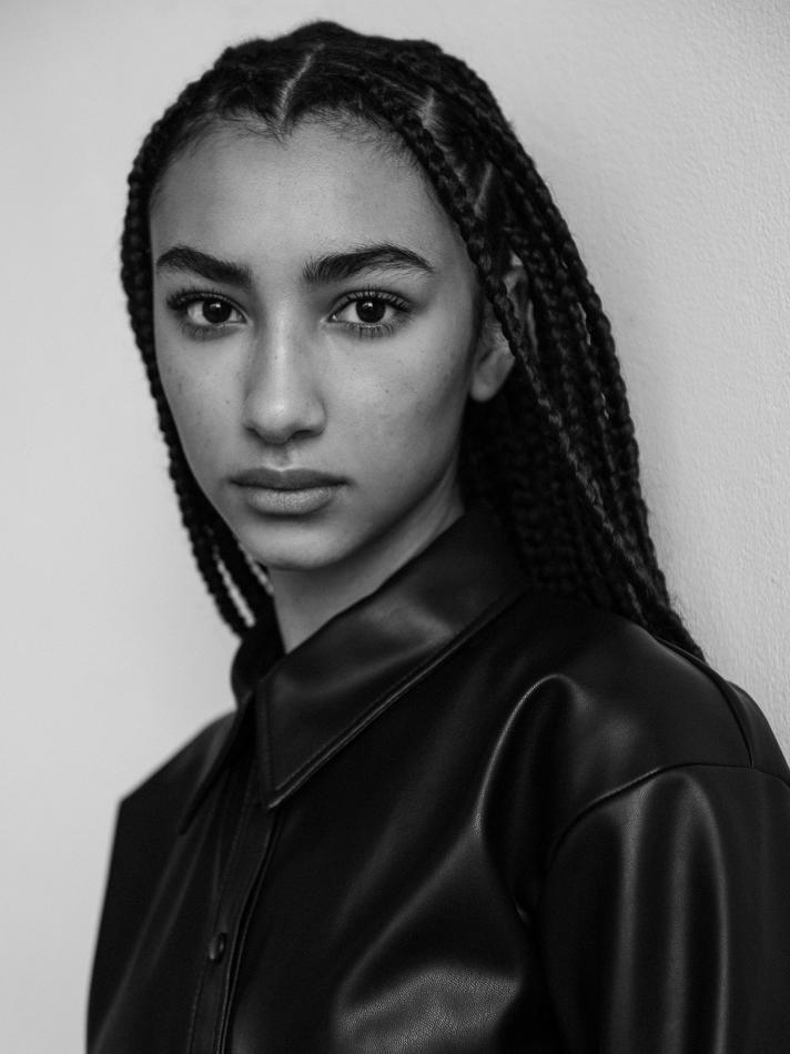 Kaylin Williams - fashion model portfolio photo 22