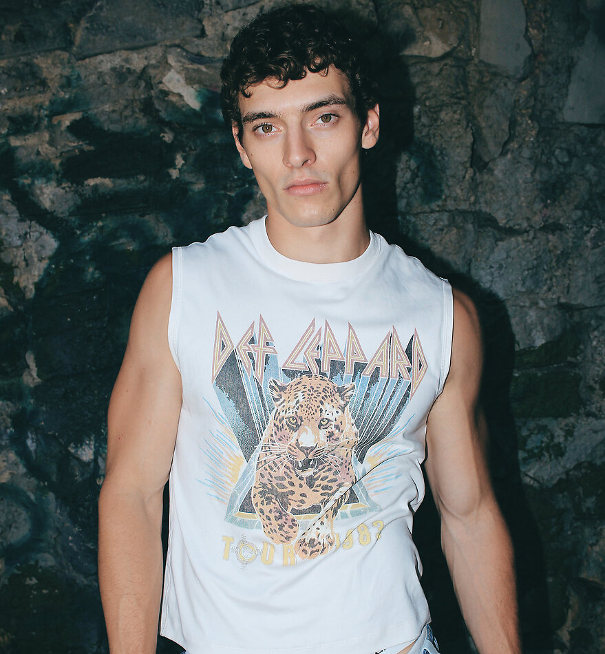 Victor Lodi-Fe - fashion model portfolio photo 3