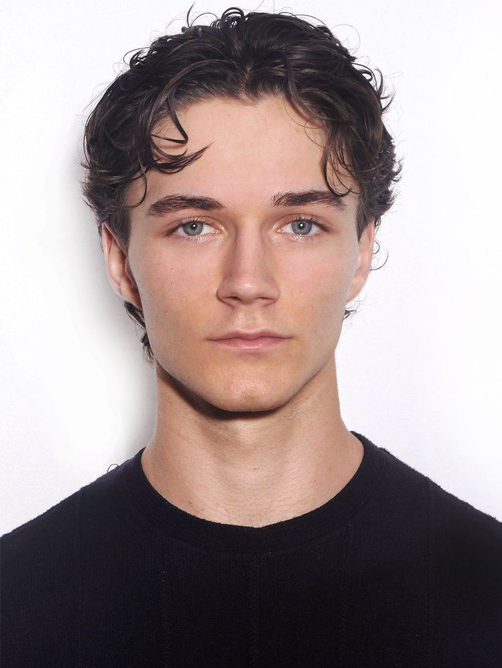 Joshua Makarchuk - fashion model portfolio photo 8