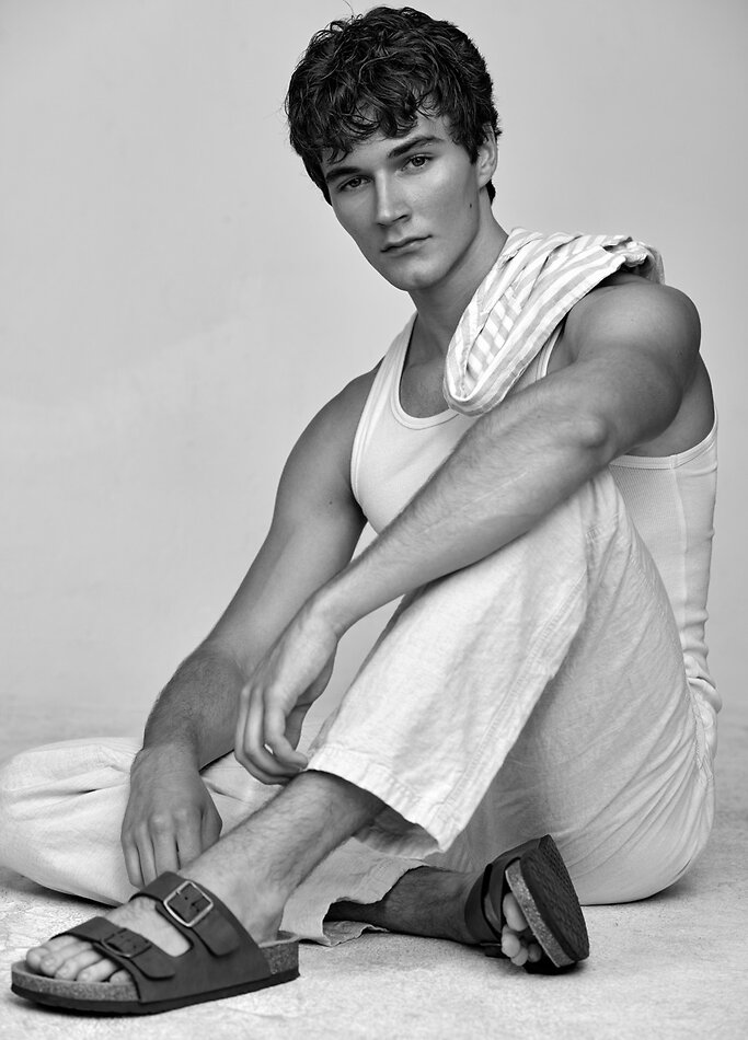 Joshua Makarchuk - fashion model portfolio photo 3