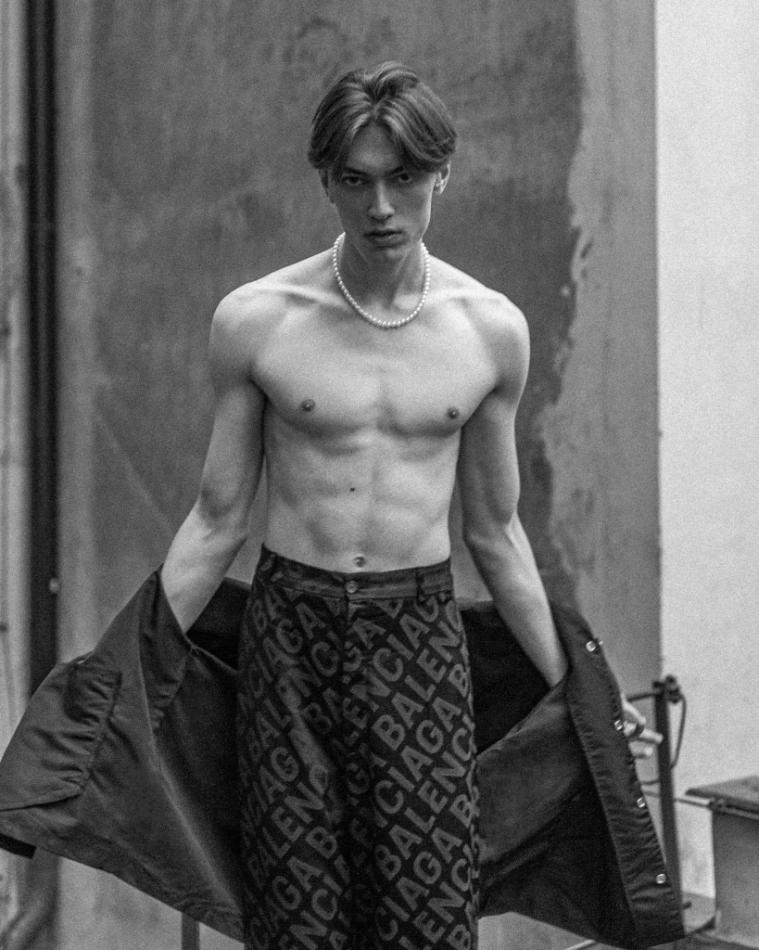 Oliver Kolarik - fashion model portfolio photo 15