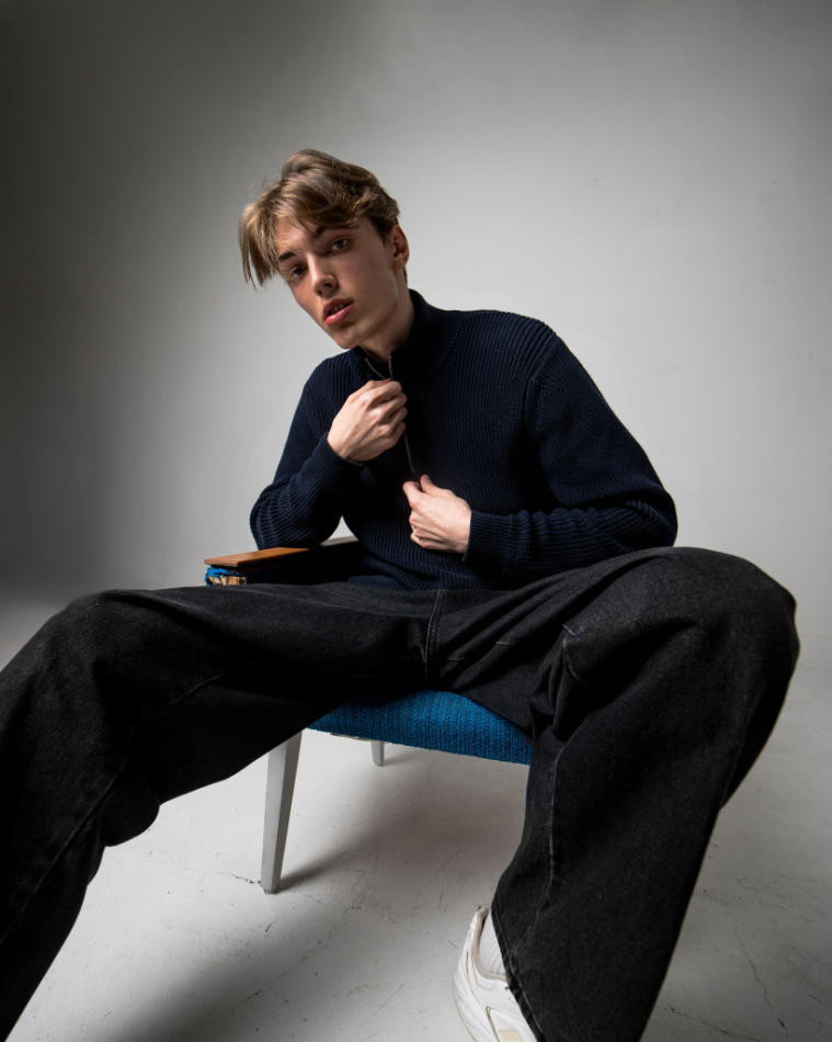 Oliver Kolarik - fashion model portfolio photo 19
