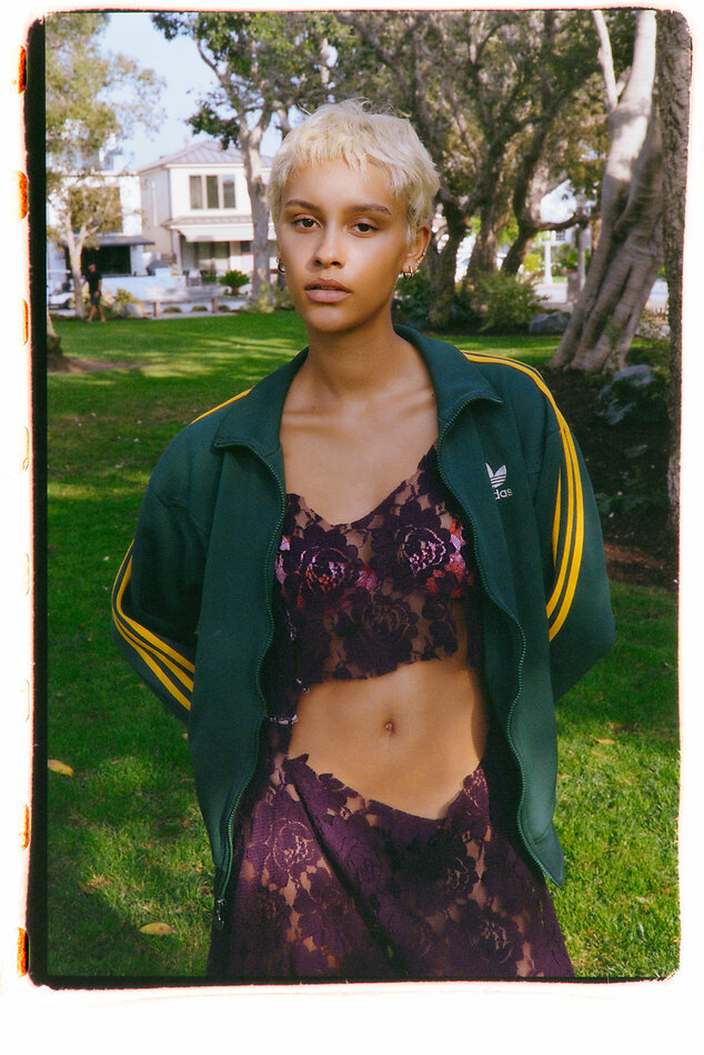 Bella Wiswall - fashion model portfolio photo 2
