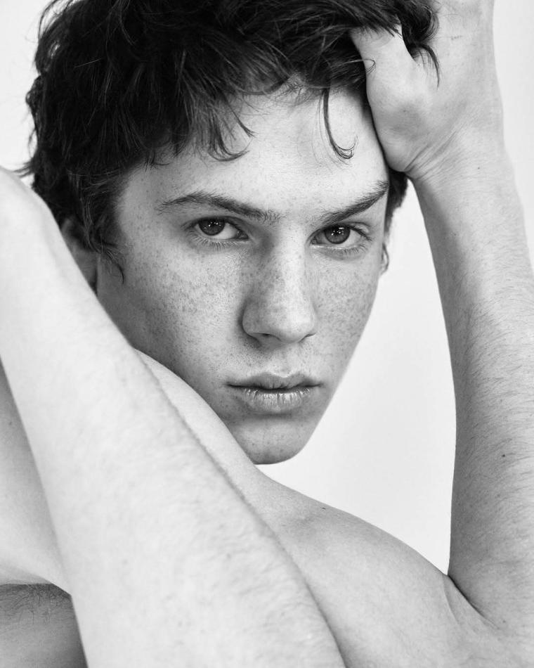 Manuel Llofrein - fashion model portfolio photo 15