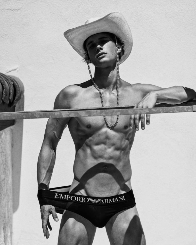 Jakob Jokerst - fashion model portfolio photo 24