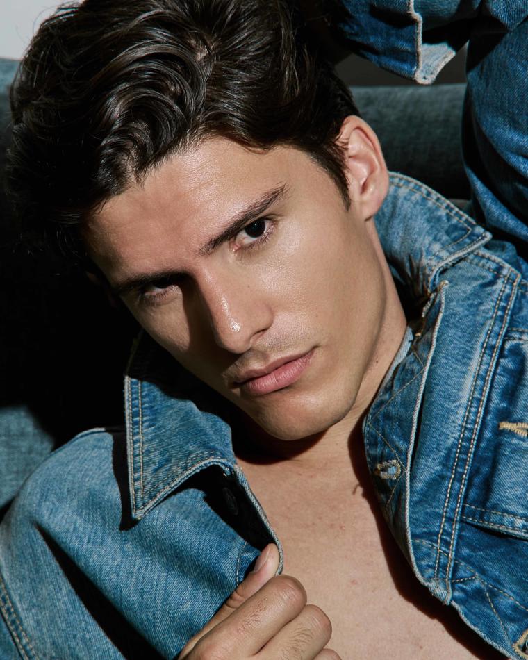 Felipe Duarte - fashion model portfolio photo 10