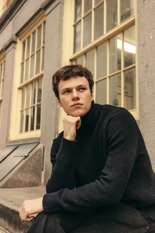 Paxton Lyman - fashion model portfolio photo 4