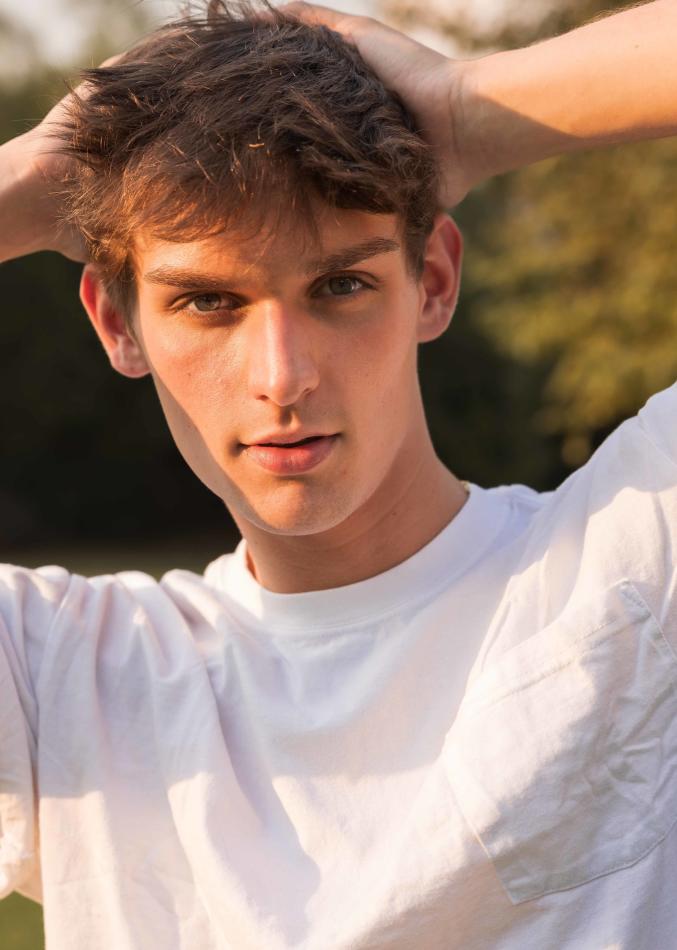 Brandon Barlow - fashion model portfolio photo 18