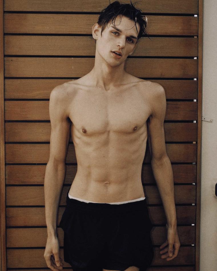 Brandon Barlow - fashion model portfolio photo 12