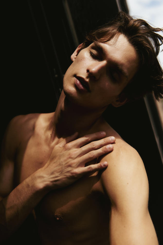 Brandon Barlow - fashion model portfolio photo 7