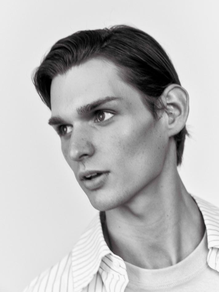 Brandon Barlow - fashion model portfolio photo 1