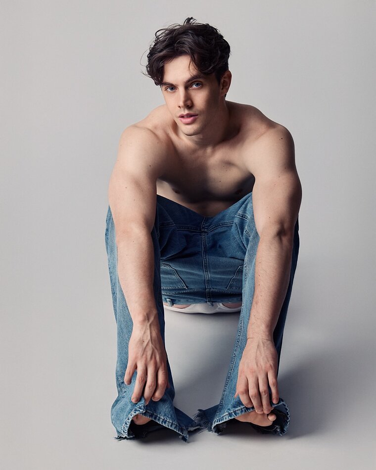 Edward Bayer - fashion model portfolio photo 14