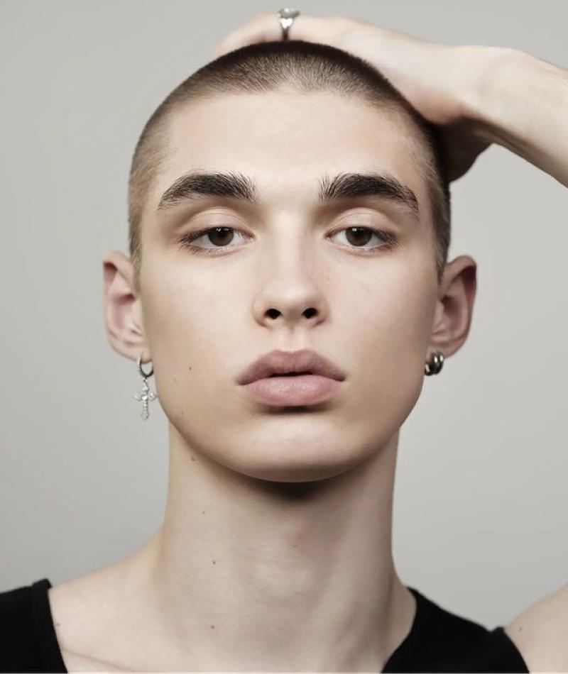 Michal Gruszka - fashion model portfolio photo 27