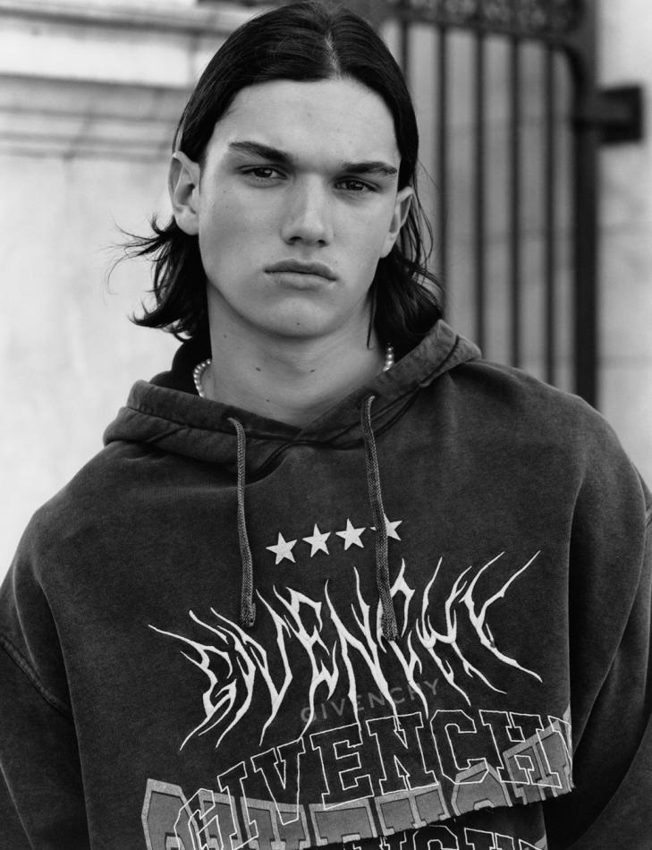 Henry Wallace - fashion model portfolio photo 1