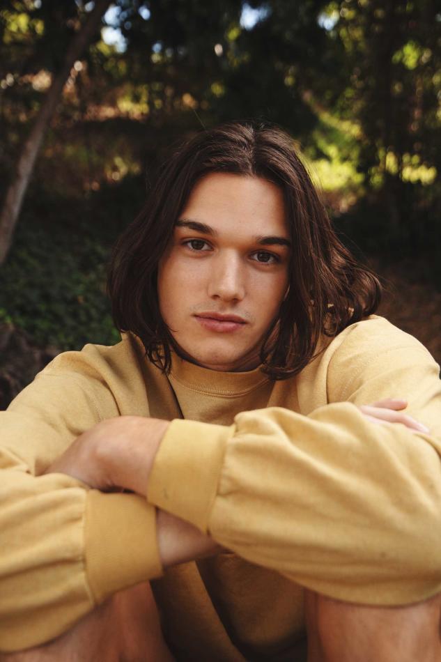 Henry Wallace - fashion model portfolio photo 3