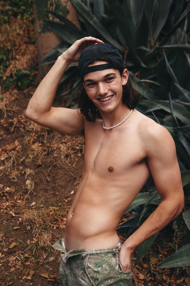 Henry Wallace - fashion model portfolio photo 5