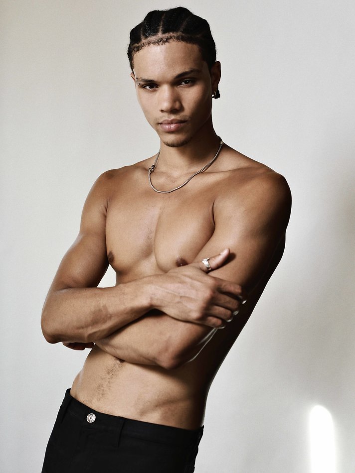 Reece Myles - fashion model portfolio photo 4