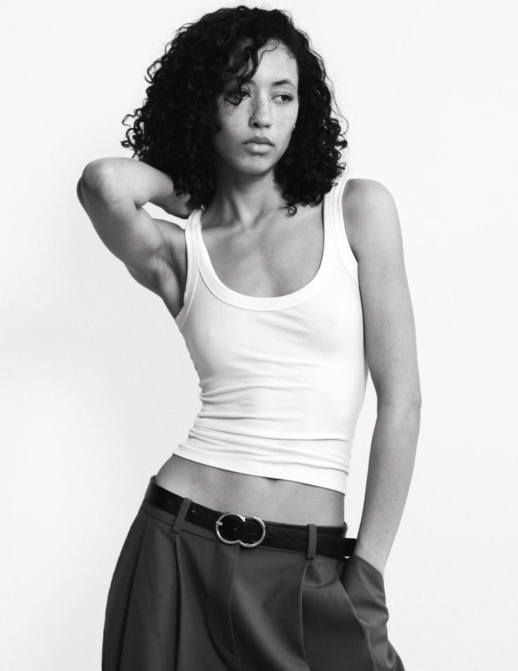 Bella Jacobson - fashion model portfolio photo 2
