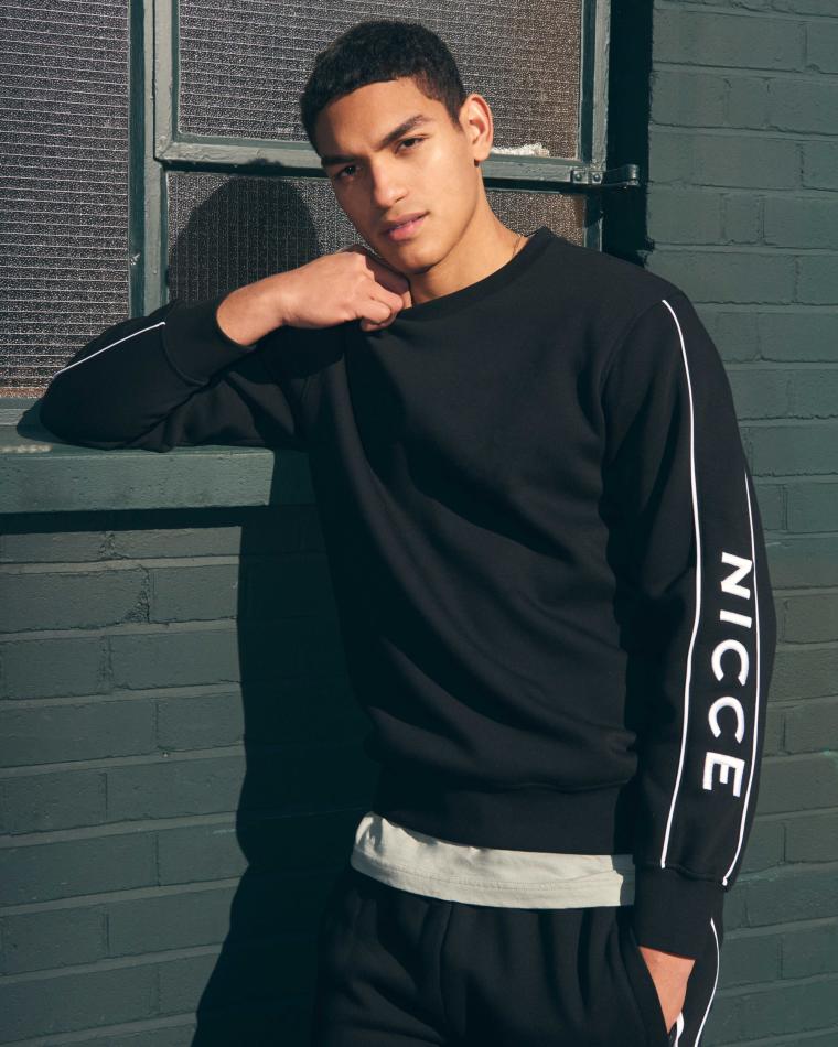 Alan Dominguez - fashion model portfolio photo 5